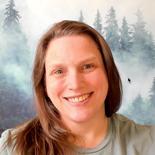 Ali Kelly headshot